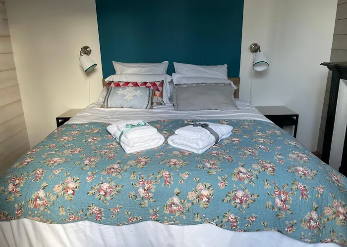 La Maison Bizienne - D'hotes De Charme Bed and Breakfast