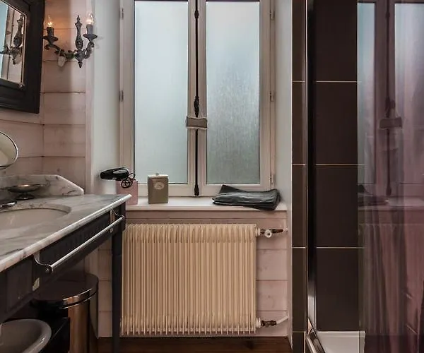 Bed and Breakfast La Maison Bizienne - D'hotes De Charme 4*