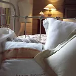 La Maison Bizienne - D'hotes De Charme 4*