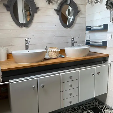 La Maison Bizienne - D'hotes De Charme Panzió 4*